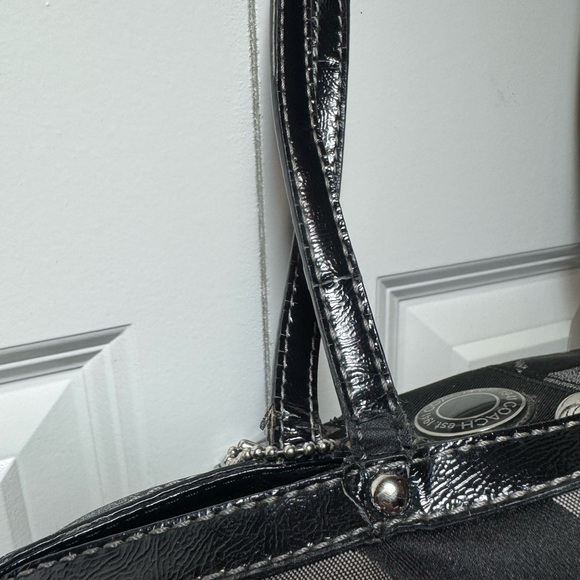 Authentic Coach F20427 Signature Kisslock Tote Black Gray Patent Trim - Picture 5 of 8